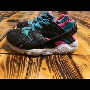 Nike Huaraches Toddler size 9